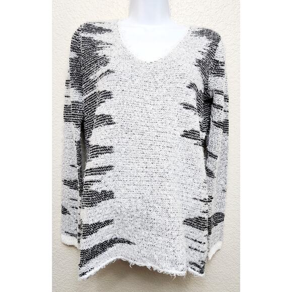 Gianni Bini Black White Shaggy Soft V Neck Sweater XS Lightweight Soft Stretch - Picture 1 of 7